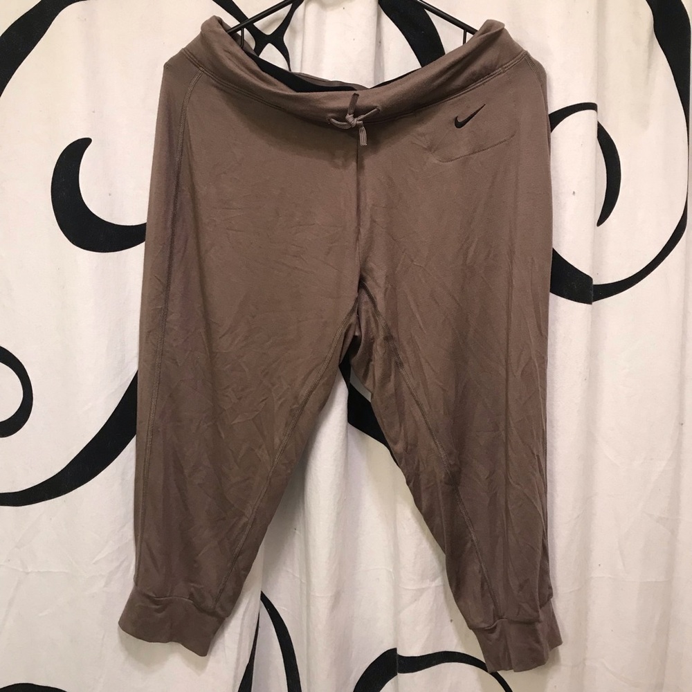 Nike Cropped Joggers